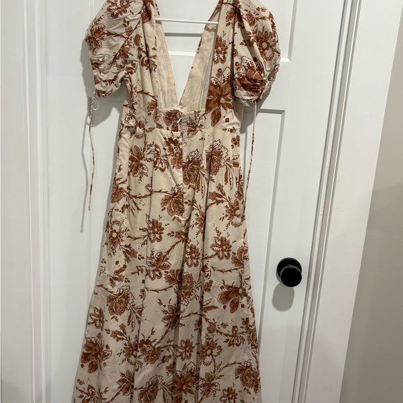 Abercrombie & Fitch Cream Maxi Dress with Brown Floral Print - Picture 3 of 4